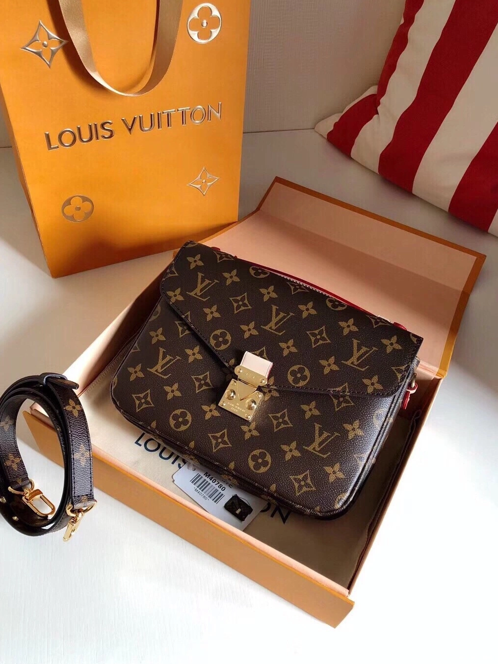 Monogram Messenger M40780 Pochette Vuitton Metis Louis 0823